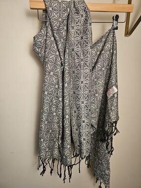 Jerusalem Cashmere Fringed Scarf/Wrap/Shawl